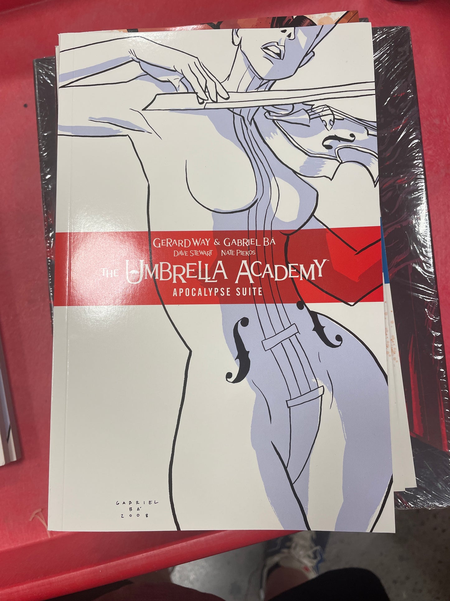 The Umbrella Academy- Apocalypse Suite- Graphic Novel