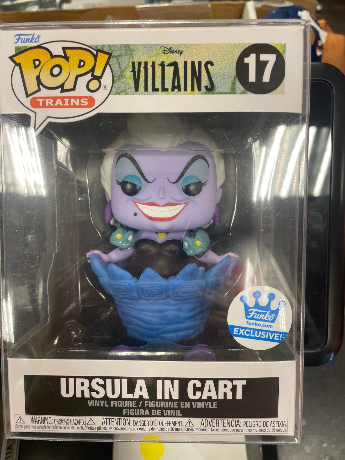 Disney villians- train 17 ursula in cart 16 Exclusive Funko Pop! Vinyl Figure