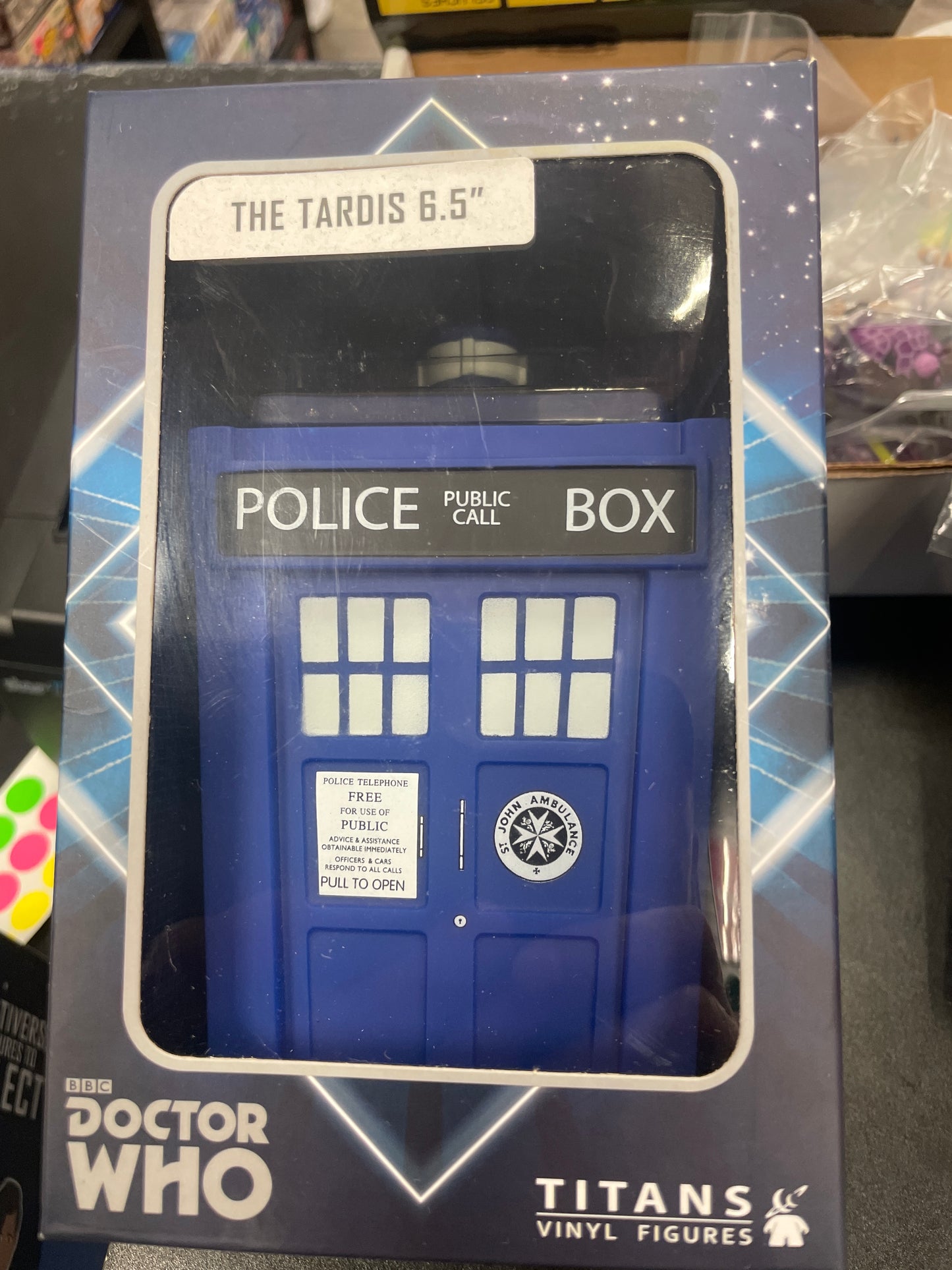 Dr Who - l Tardis - 6.5 inch Figure by Titans Vinyl Figures (Television)