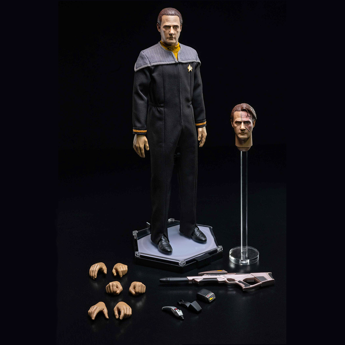 Star Trek: First Contact - Lt. Commander Data 1/6 Scale Figure