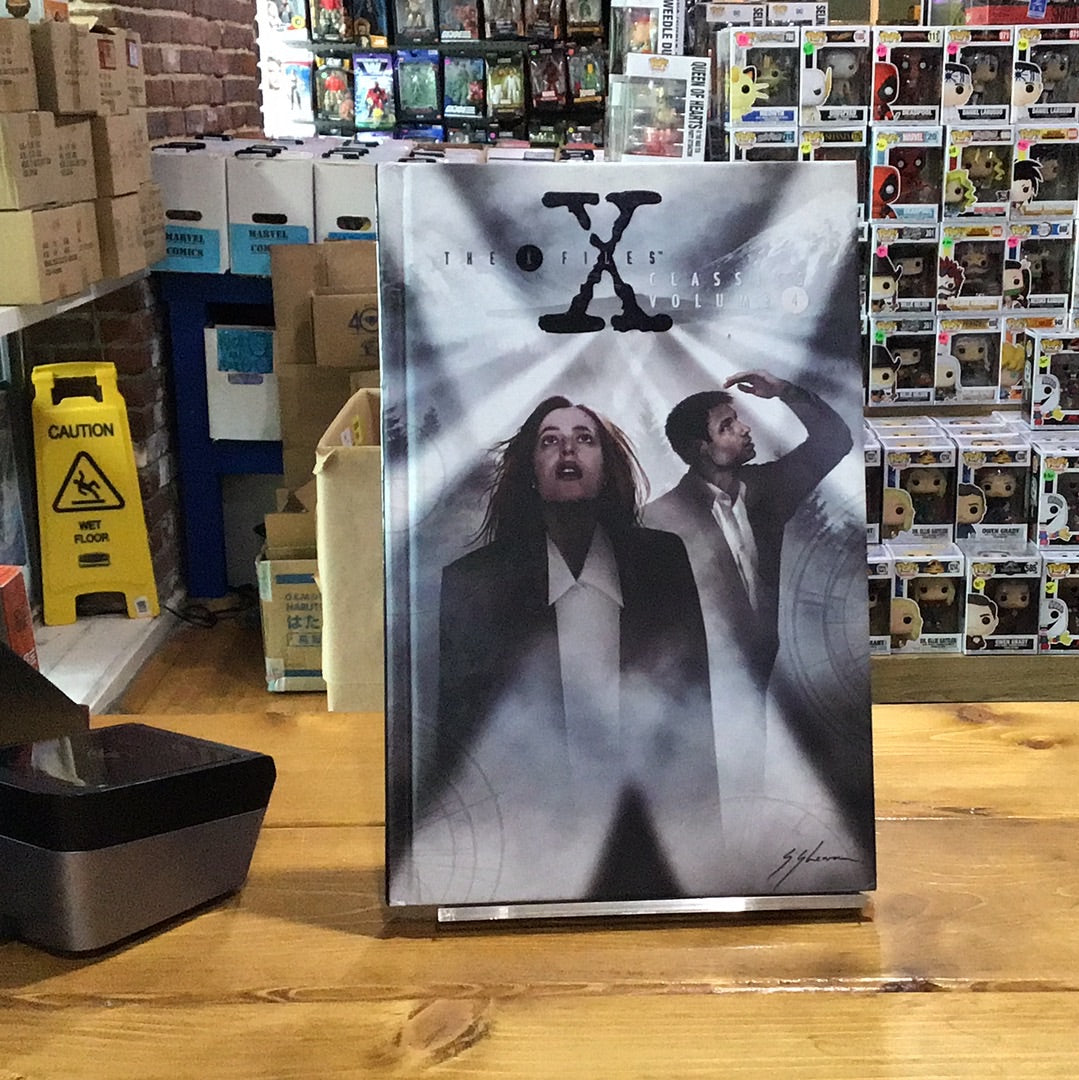 GRAPHIC NOVEL IDW The X-Files Classics Volume 4