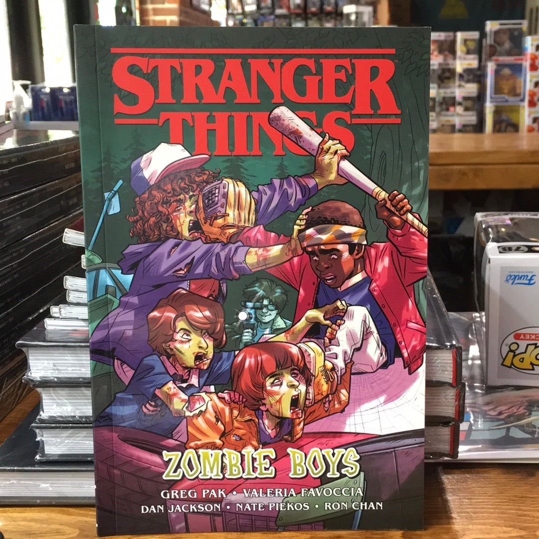 Novel　Toys　Tall　Zombie　Horse　Stranger　Books　Graphic　Man　by　Things:　–　Comics　Boys　Dark