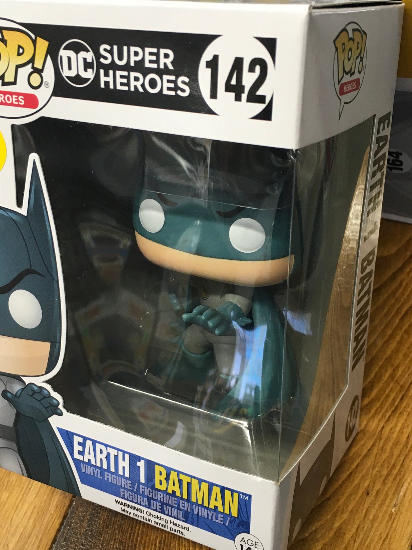 Batman dc comics earth 1 142 Funko Pop! Vinyl figure