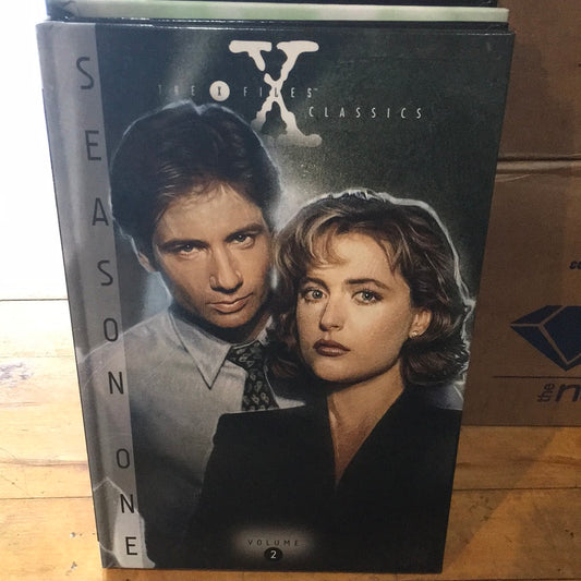 GRAPHIC NOVEL IDW The X-Files Classics Season 1 Volume 2