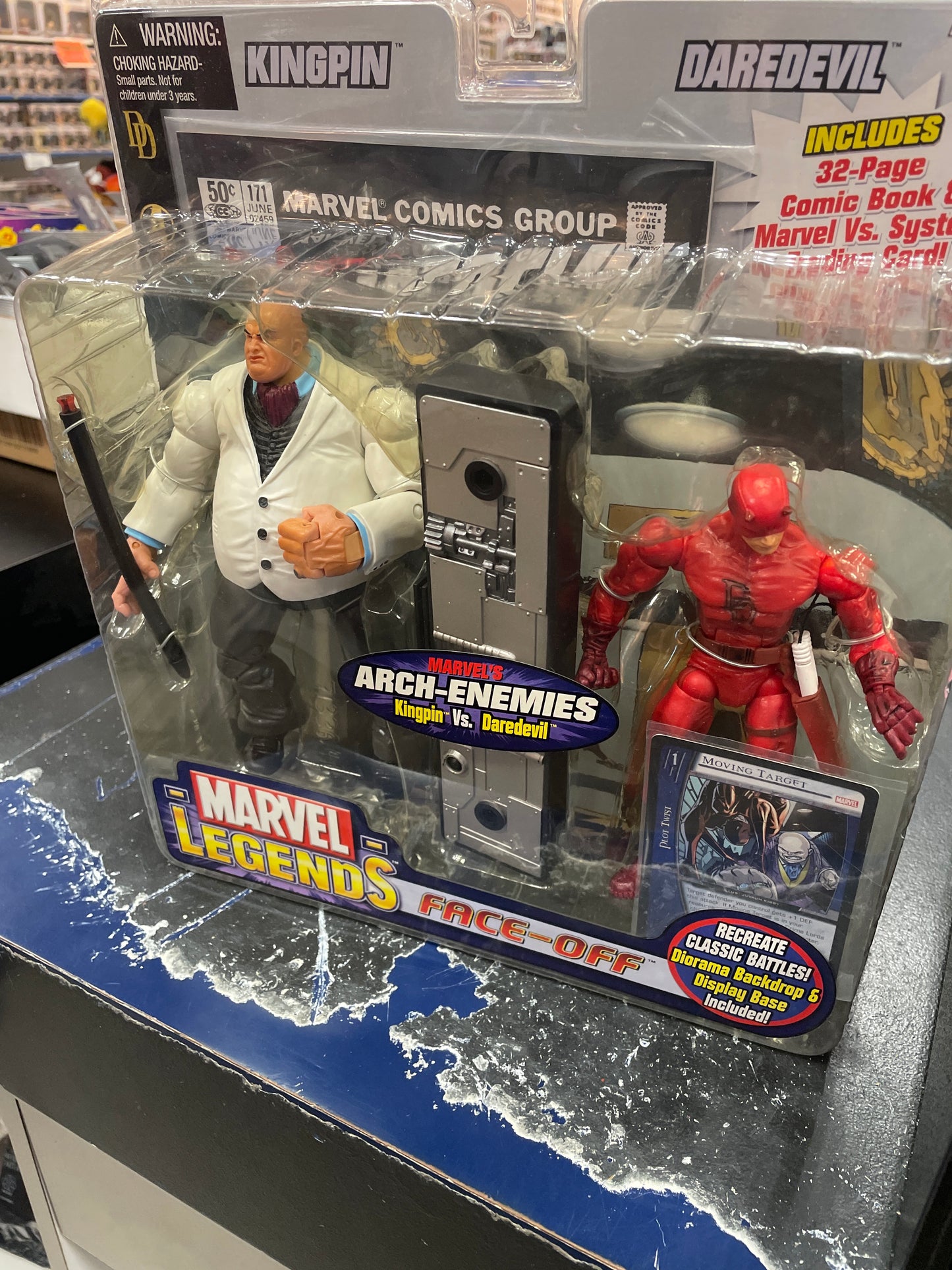 Toybiz marvel legends face off kingpin daredevil chase