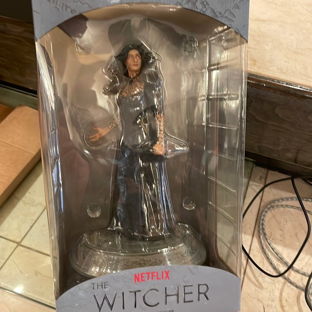 Netflix the Witcher Yennefer - Statue by Gallery Diorama