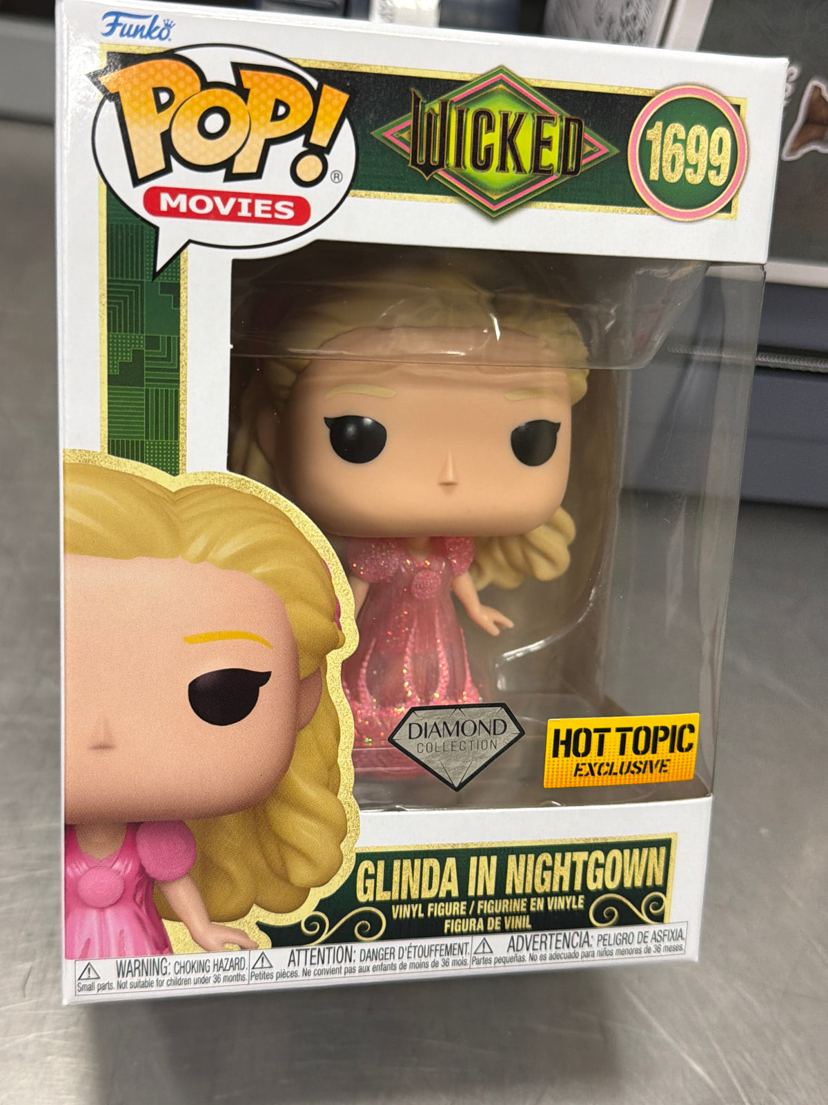 Wicked Glinda Nightgown diamond 1699 Funko pop vinyl figure movies
