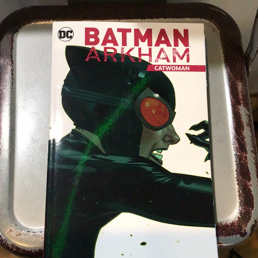 DC Comics- Batman Arkham: Catwoman - Graphic Novel