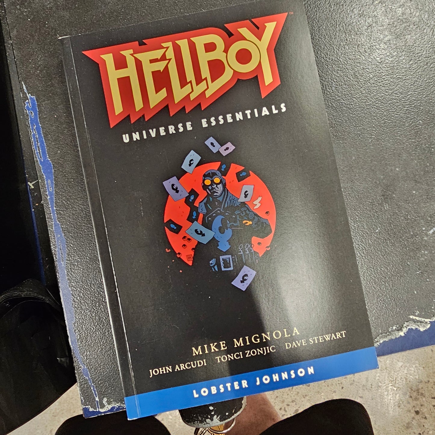 Hellboy: Universe Essentials (Lobster Johnson)