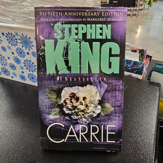 Carrie - Paperback Novel by Stephen King