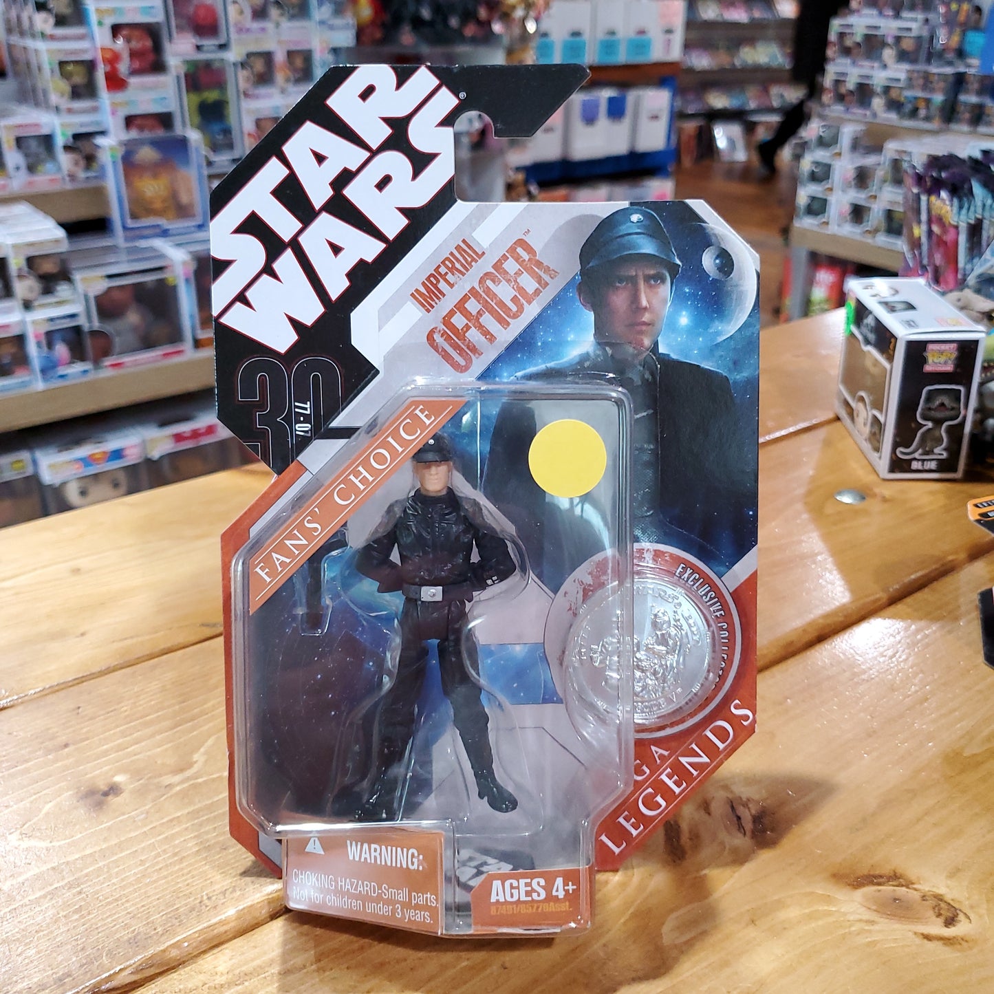 Star Wars: Saga Legends - Imperial Officer - Hasbro Action Figure