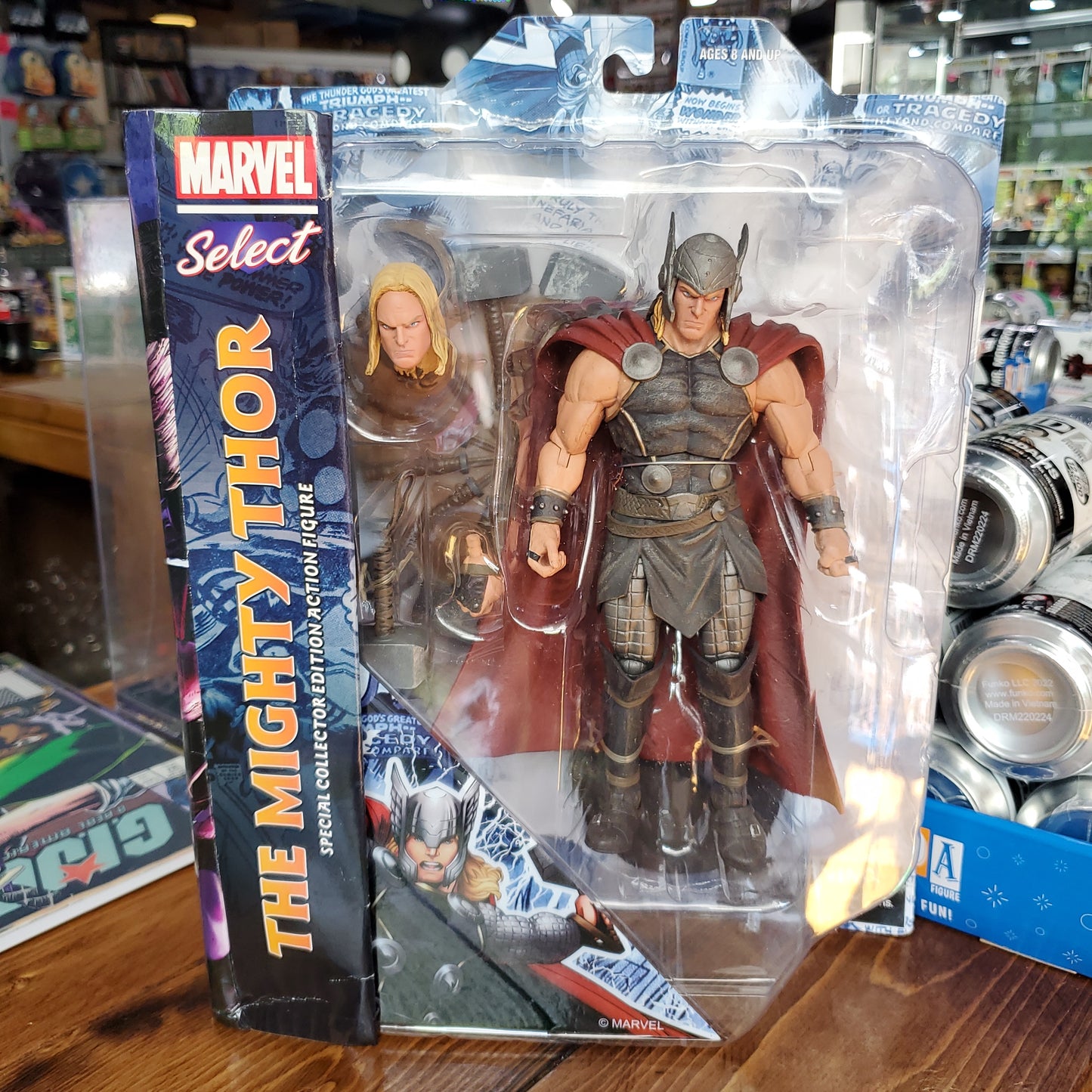 Marvel - Diamond Select - The Mighty Thor Action Figure