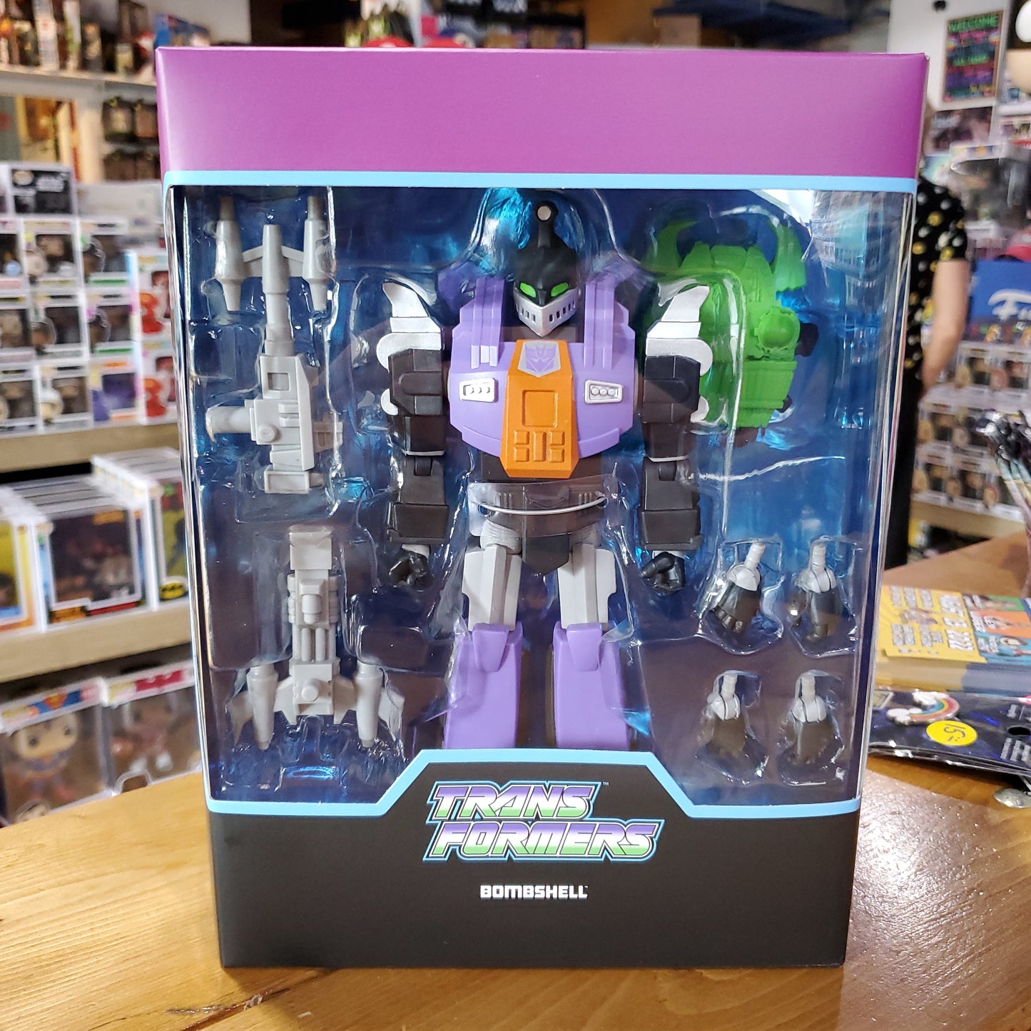 Bombshell - Transformers - Super 7 Ultimates Action Figure