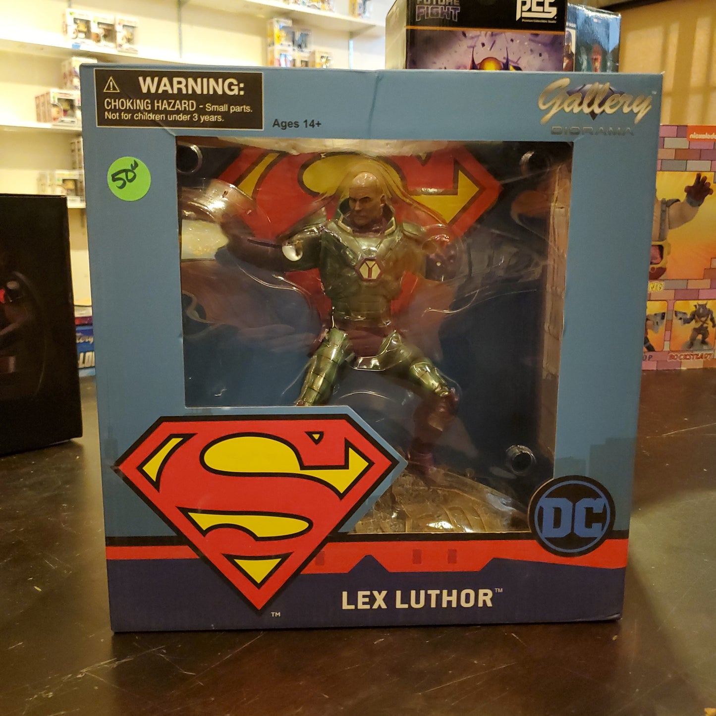 DC Comics - Lex Luthor - Gallery Diorama Collectible Statue