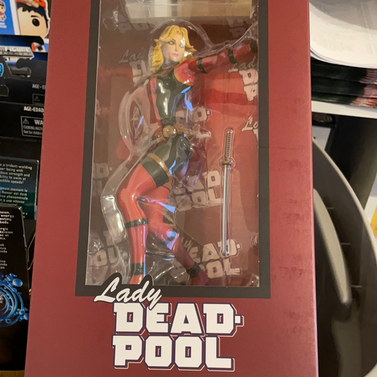 Marvel Lady Deadpool Unmasked SDCC exclusive Gallery Diorama