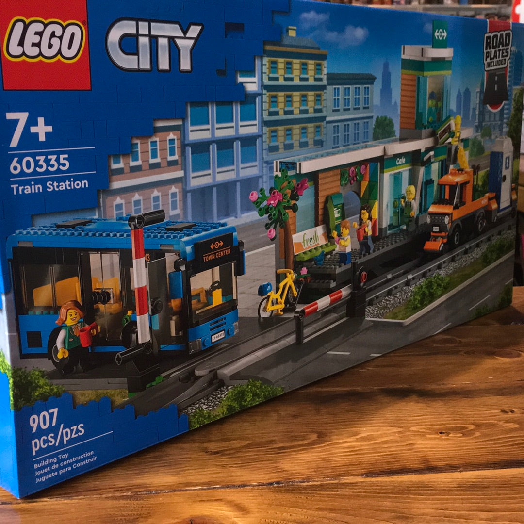 Lego City train station 60335