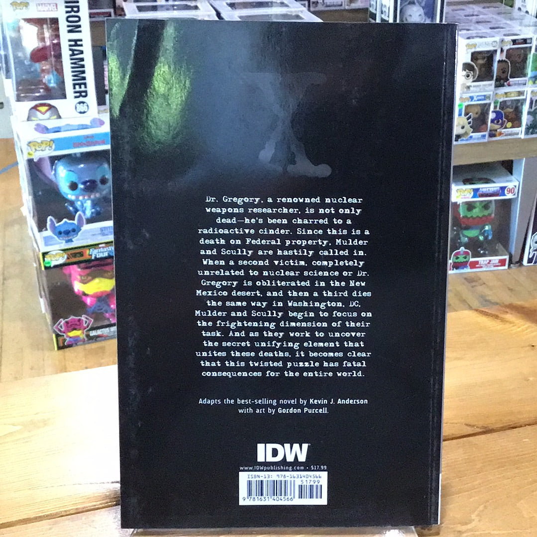 The X-files Classics: Ground Zero - Graphic Novel