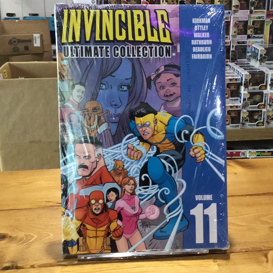 Invincible Ultimate Collection: Volume Eleven by Robert Kirkman et al.