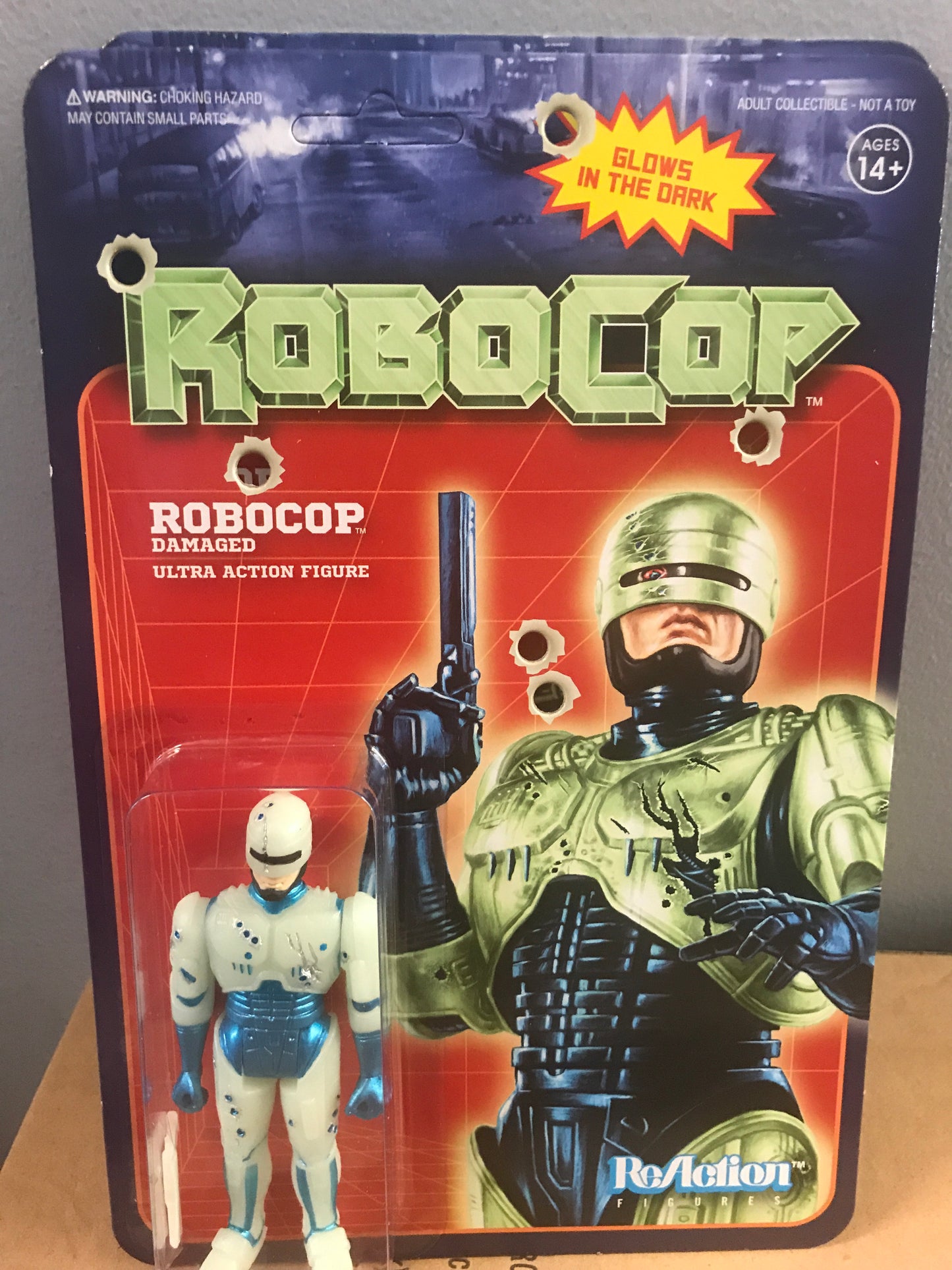 Super 7 ROBOCOP REACTION FIGURE BATTLE DAMAGE- ROBOCOP MOC new