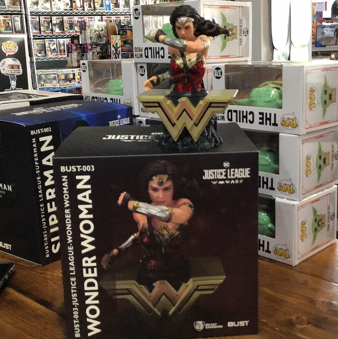 DCU- Justice League- Wonder Woman Bust-003 Statue by Beast Kingdom