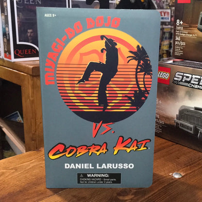 Miyagi-do Dojo vs Cobra Kai - Daniel Larusso - Exclusive Diamond Select Figure