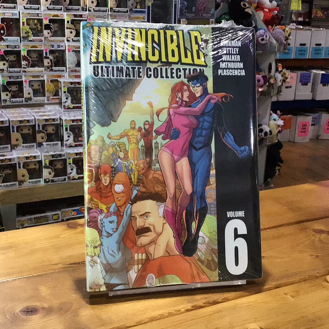Invincible Ultimate Collection: Volume Six by Robert Kirkman et al.