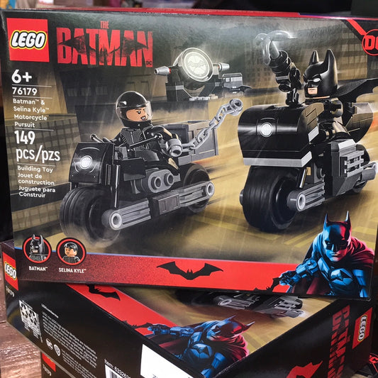 Lego Batman Selina Kyle motorcycle pursuit 76179