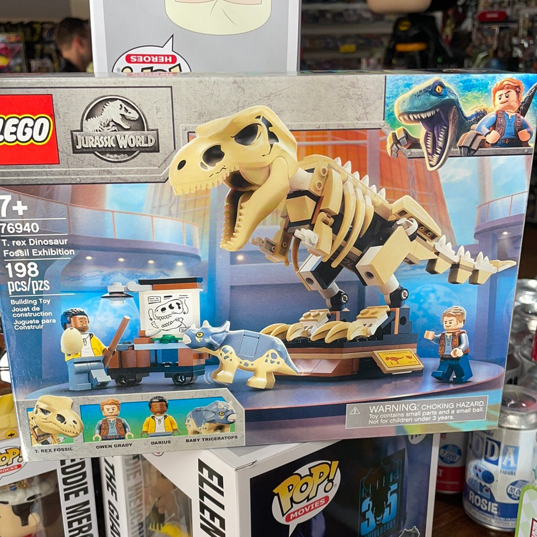 LEGO Jurassic Park trex Dinosaur fossil exhibition 76940